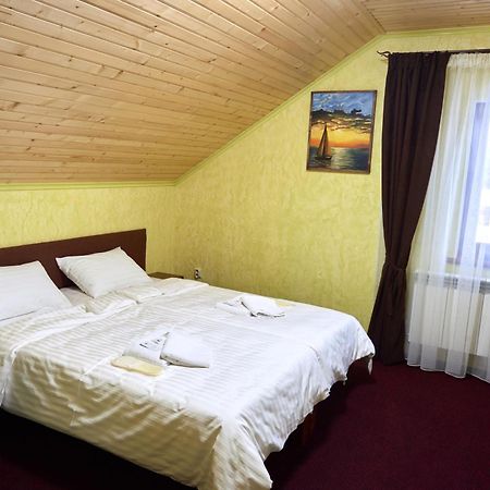 Sytikland Hotel Yavoriv  Buitenkant foto