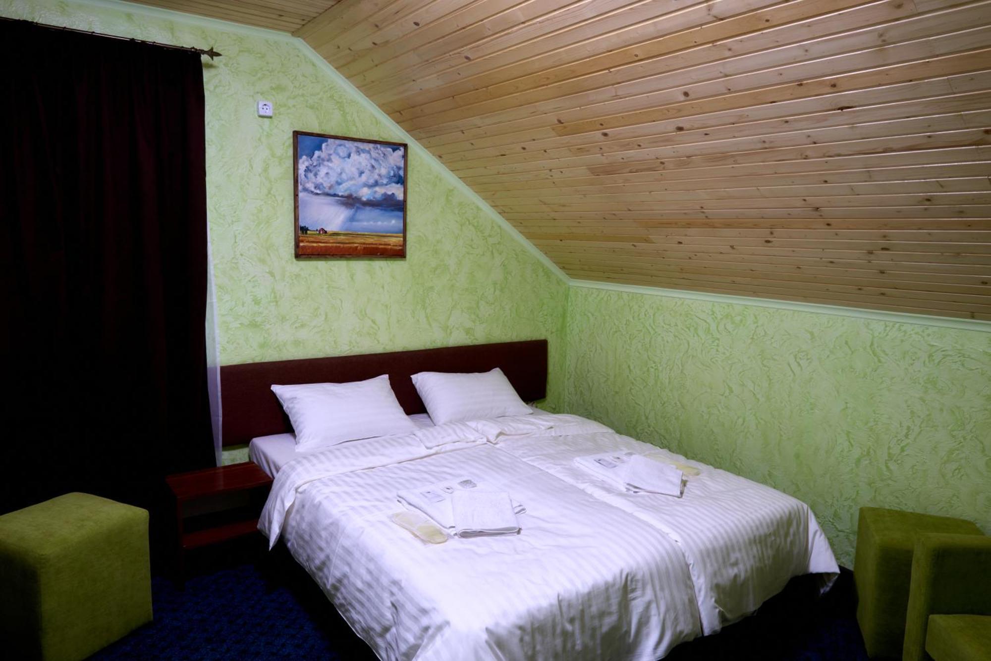 Sytikland Hotel Yavoriv  Buitenkant foto