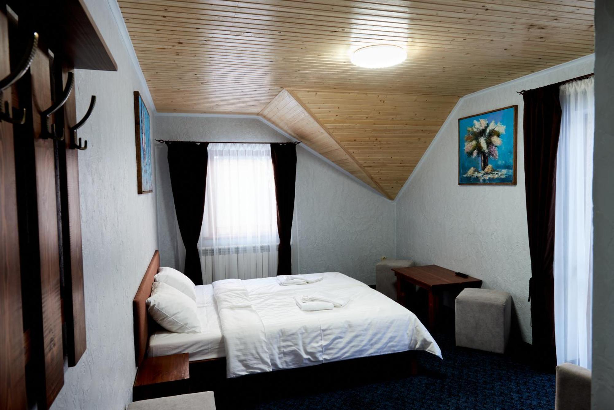 Sytikland Hotel Yavoriv  Buitenkant foto